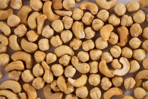 W12 Cashew Update: Vietnam Faces Strong Competition From African Countries and Cambodia, VINACAS Calls for Industry Reform Due to the Margin Challenge